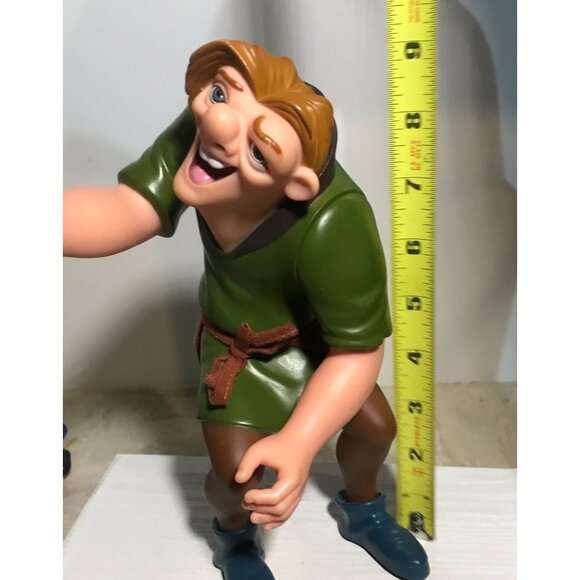 Disneys Hunchback Of Notre Dame Figurine Set Book  Clopin Puppet Drum McDonald's - Picture 9 of 9